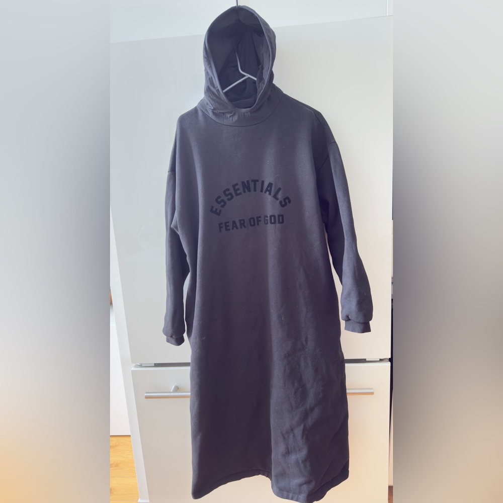 FEAR OF GOD ESSENTIALS 
Black Hooded Midi Dress
